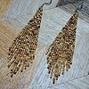 Fringe oorbellen Confetti Midas Touch – brick stitch, Miyuki Delica kralen, 9 cm lang