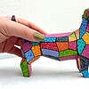 Kleurrijke Origami Teckel – Uniek handgeschilderd duurzaam kunstobject