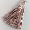 Rosé kleur sleutelhanger met franjes, keyring