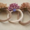 Set 3x elastieken bloemen neutraal (wol en kunstleer in diverse kleuren)
