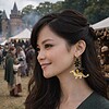 Speels & Fantasierijk, Handgemaakte statement oorbellen met gele draken en goud vermeil..