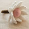 Vivy [haarelastiek bloem van wol]