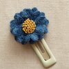 Wollige harige bloem op matte haarspeld 4,5cm