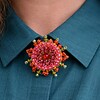 Uitbundig & Exotisch, handgemaakte passiebloem broche met Swarovski kristal