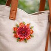 Uitbundig & Exotisch, handgemaakte passiebloem broche met Swarovski kristal