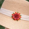 Uitbundig & Exotisch, handgemaakte passiebloem broche met Swarovski kristal