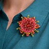 Uitbundig & Exotisch, handgemaakte passiebloem broche met Swarovski kristal