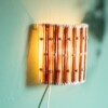 Unieke 70s style wikkel I-cord muurlamp van garen en houten kralen met E14 fitting en snoer met schakelaar, yarn wrap lamp, sfeervol lampje