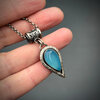 Zilveren hanger met blauwe Agaat druppel