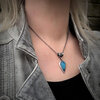 Zilveren hanger met blauwe Agaat druppel