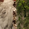Bruin/beige macramé flower sleutelhanger