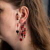 Cupido ear cuffs (paar) - oorhangers met hartjes in rood en zwart