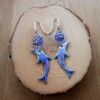 Diepblauw & Ocean folk, dolfijn oorbellen met Swarovski en zilverdetail