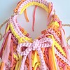 Gehaakte crossbody tas | Lichtroze, oranje en geel