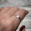 Gehamerde zilveren ring 3mm – 925 sterling zilver – nikkelvrij & op maat gemaakt