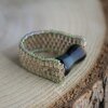 Aards & Mineral chic, handgeweven ring met blauwe tijgeroog edelsteen