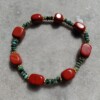 Armband met rode jaspis en afrikaanse turquoise
