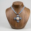 Verfijnde ketting met handgemaakte statement hanger met schitterende originele Swarovski Rivoli kristallen - Exclusieve ketting in de kleuren blauw, kristal en brons