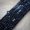 Donker & Dramatisch, handgemaakte armband met Swarovski kristal