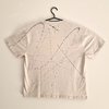 Hand Gedrukt T-Shirt, Beige Katoen, Zwarte Vlindervleugels en Verfspetters, Streetwear Casual