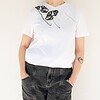 Hand Gedrukt T-Shirt, Wit Katoen met Zwarte Vlindervleugels en Verfspetters, Streetwear Casual