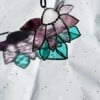 Handgemaakt | Glas-in-loodbloem | Roze-Paarse Zonvanger | Raamdecoratie | Tiffany-stijl ✨