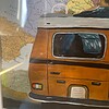 Handgeschilderd kunstwerk op kaart – On the Road – unieke roadtrip scene, ingelijst (33 x 43 cm)