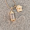 Laguna Beach Pendant Hibiscus Goud