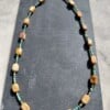 Sandy Beach: ketting met zandbruine jaspis en Afrikaanse turkoois