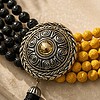 Statement lava ketting met vintage broche - one of a kind