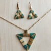 Triangel set van oorbellen en hanger