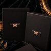 Unieke statement rozenkwartsketting met vintage broche op zijde