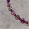 Violet Night: ketting met vierkante fluoriet en robijntjes