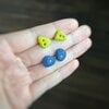Boulder knopjes oorbellen