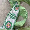 Groene Totebag van vintage stoffen en geborduurde molen
