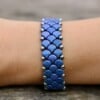 Handgemaakte kralenarmband 'Snake Skin Blue' — Ginko kralen, 19 cm