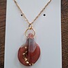Ketting met hanger in terracotta | artisanale hanger | Speciaal kado voor haar | handgemaakt sieraad | uniek stuk