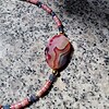 Pink Treasure: Ketting met grote roze agaat, rhodoniet en blauwe aventurijn