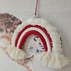 RubyGlow Rainbow – Handgemaakte Regenboog Hanger (20×16 cm)