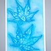 Bladeren in Blauw, Semi Abstract Schilderij Print/Kaart