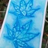 Bladeren in Blauw, Semi Abstract Schilderij Print/Kaart