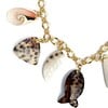 Goudkleurige halsketting met schelp en parelmoer hangers. Handgemaakte ketting met goudkleurige schakels en sluiting. Strand zee zomer Ibiza