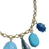Goudkleurige schakelketting met hangers van schelp, parelmoer, kunsthars en glas. Modieuze halsketting met turquoise bedel, Per Elle ketting