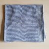 Hand bedrukt grijs katoenen-viscose t-shirt, blauw krokodillen design, women's, small