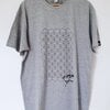 Hand bedrukt grijs katoenen-viscose t-shirt, zwart bijenkorf design, men's, medium