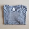 Hand bedrukt grijs katoenen-viscose t-shirt, zwart bijenkorf design, men's, medium
