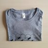 Hand bedrukt grijs katoenen-viscose t-shirt, zwart bijenkorf design, women's, large