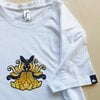 Hand bedrukt wit katoenen t-shirt, zwart konijn en gele bloem design, men's, medium