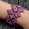 Handegemaakte Byzantijnse kralenarmband roz/ mauve/brons – Swarovski & Miyuki armband met antiek zilveren sluiting