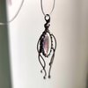 Handgemaakte kwallenketting met zwart glas en zwart gepatineerd koper
